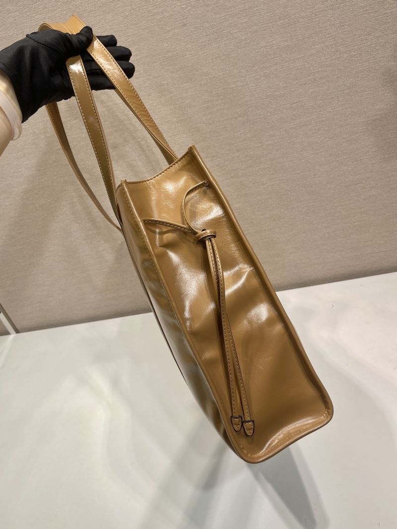 Pra*a tote bags